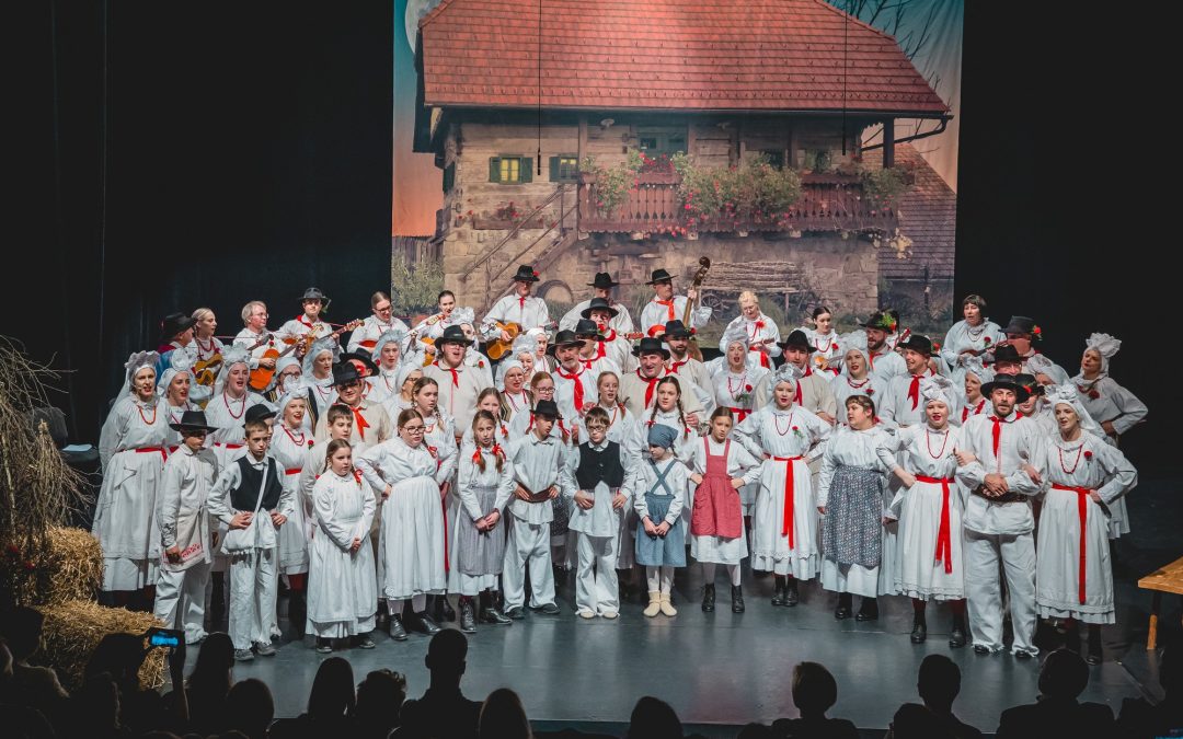 NASTOP STAREJŠE OTROŠKE FOLKLORNE SKUPINE OŠ METLIKA IN OTROŠKE FOLKLORNE SKUPINE IVAN NAVRATIL